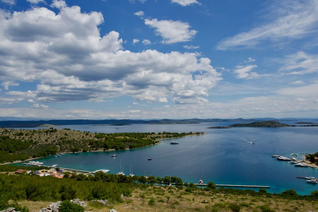 Marina auf der Insel Žut in den Kornaten