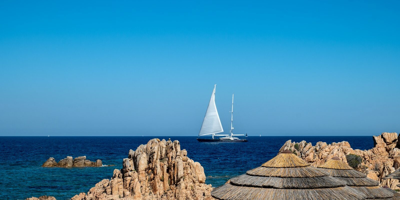 Sailing yacht in the La Maddalena archipelago Sailing yacht in the La Maddalena archipelago
