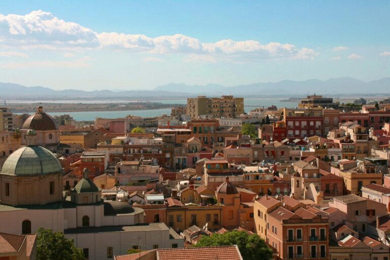 Cagliari mit Altstadt und Meer