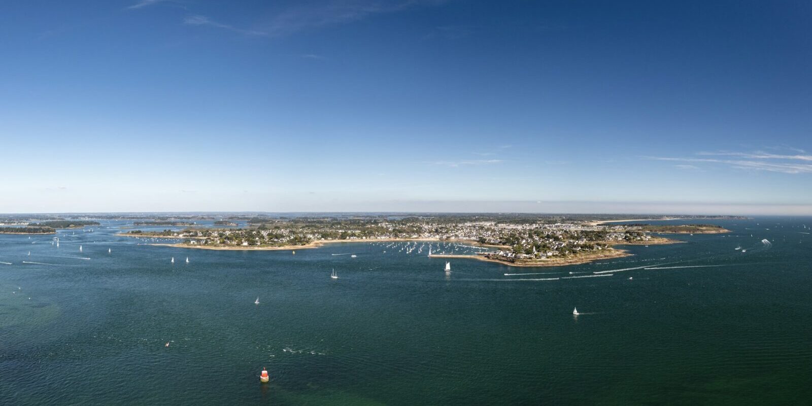 Entrance to the Gulf of Morbihan from the air Entrance to the Gulf of Morbihan from the air