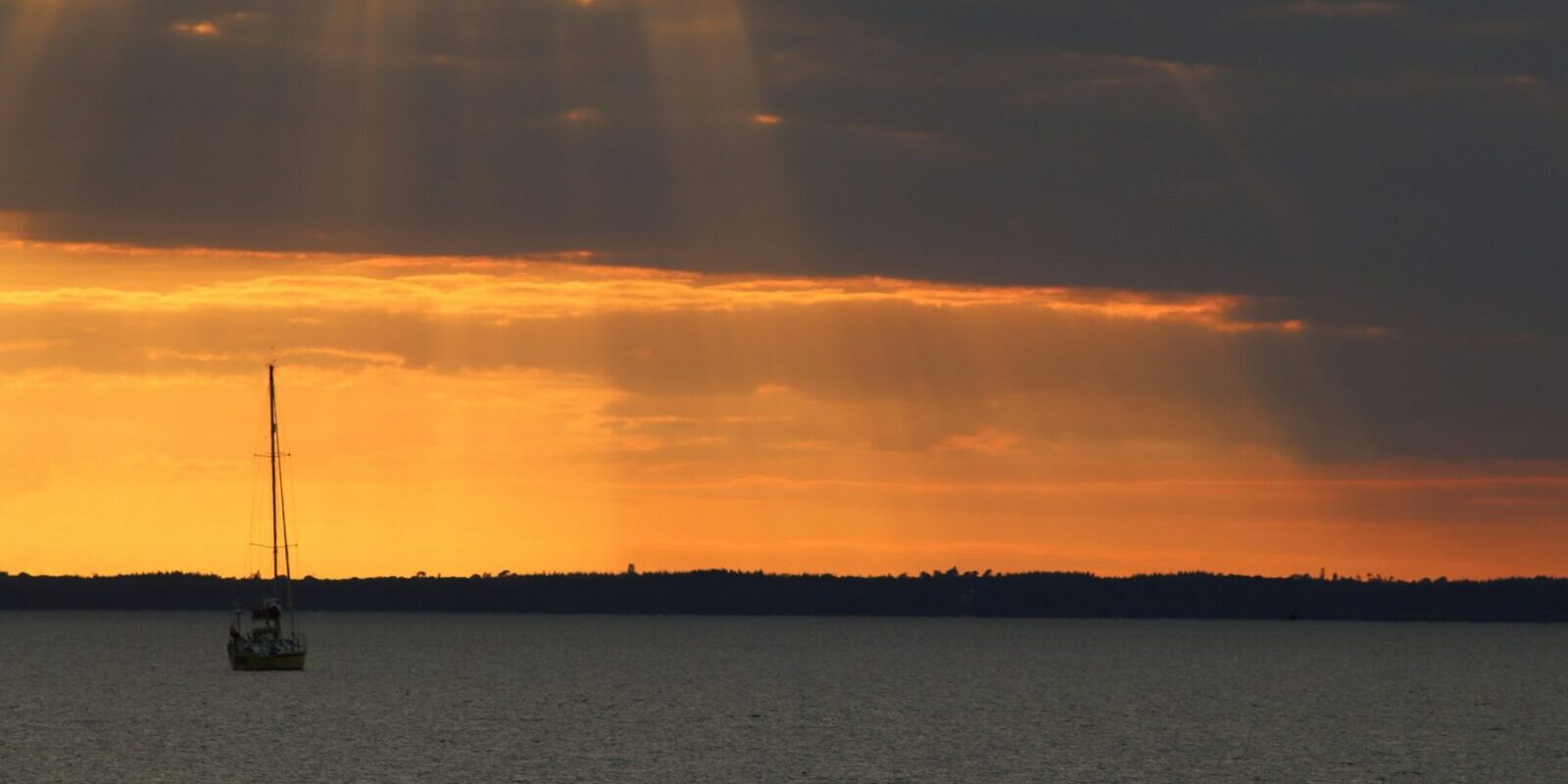 Evening mood over the Solent Evening mood over the Solent
