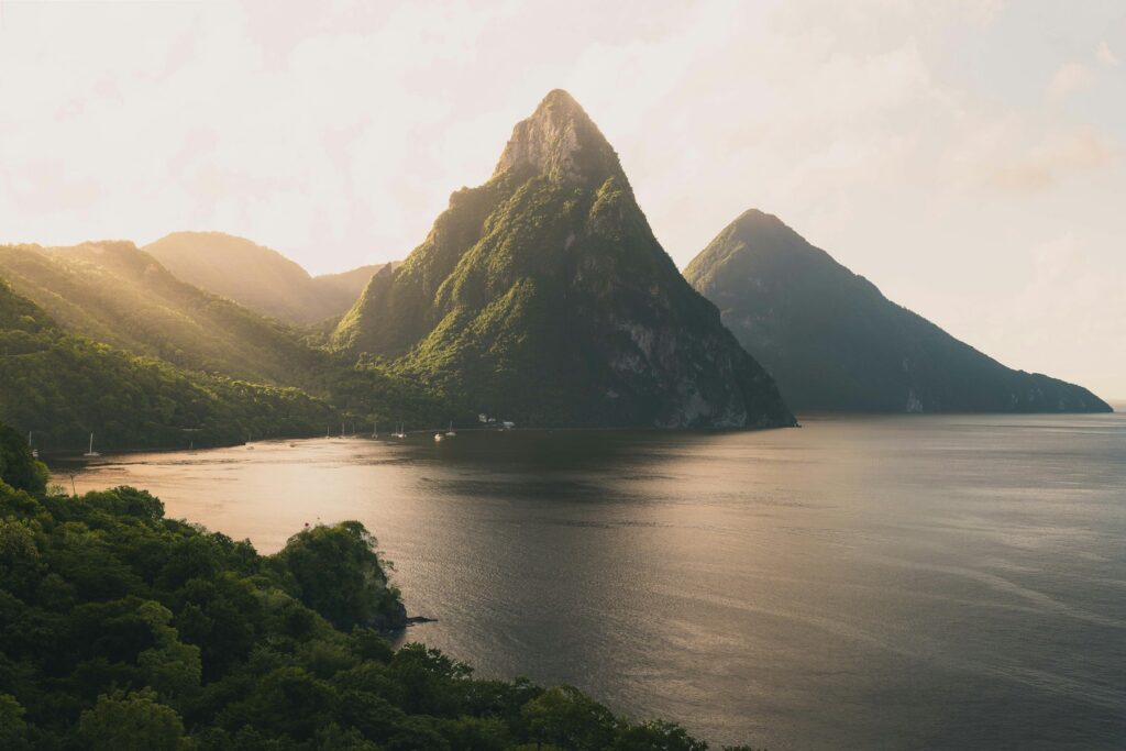 Die Pitons bei Soufrière auf St. Lucia