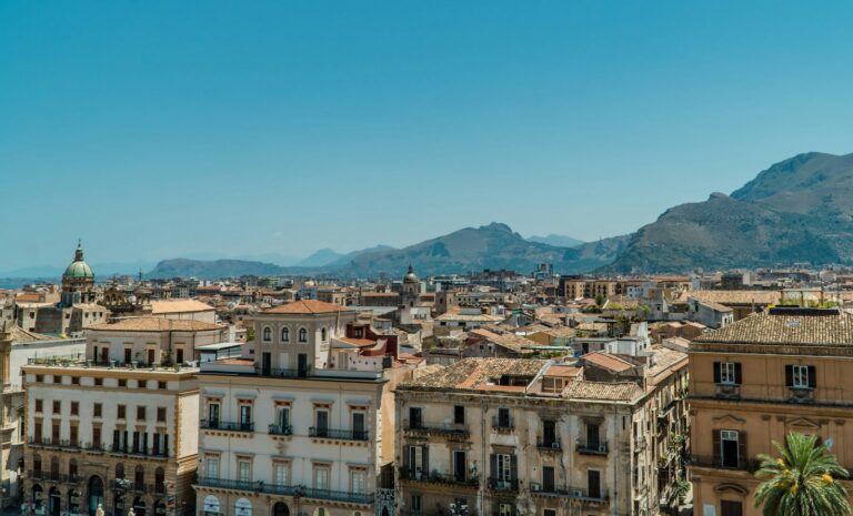 Blick über Palermo mit der Kathedrale