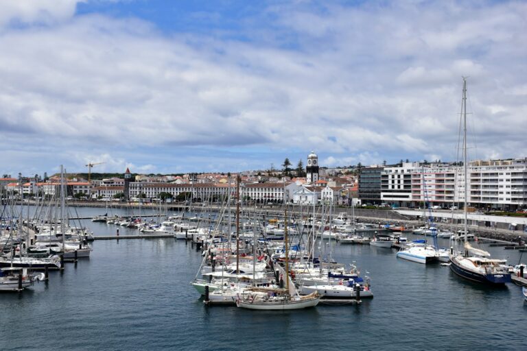 Hafen von Ponta Delgada auf São Miguel