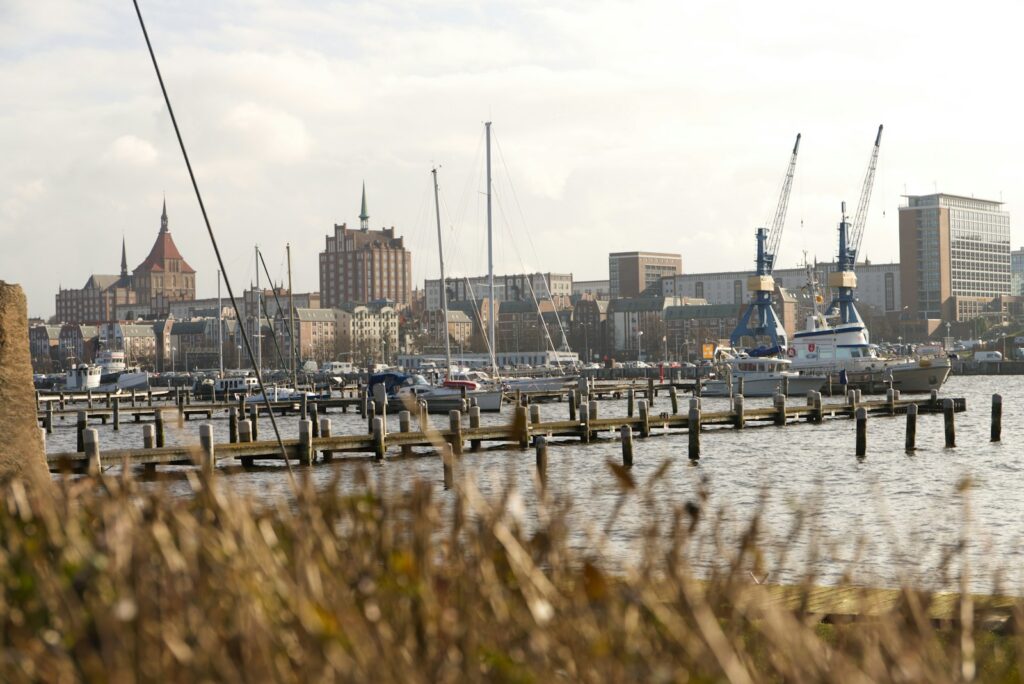 Boote auf der Warnow bei Rostock