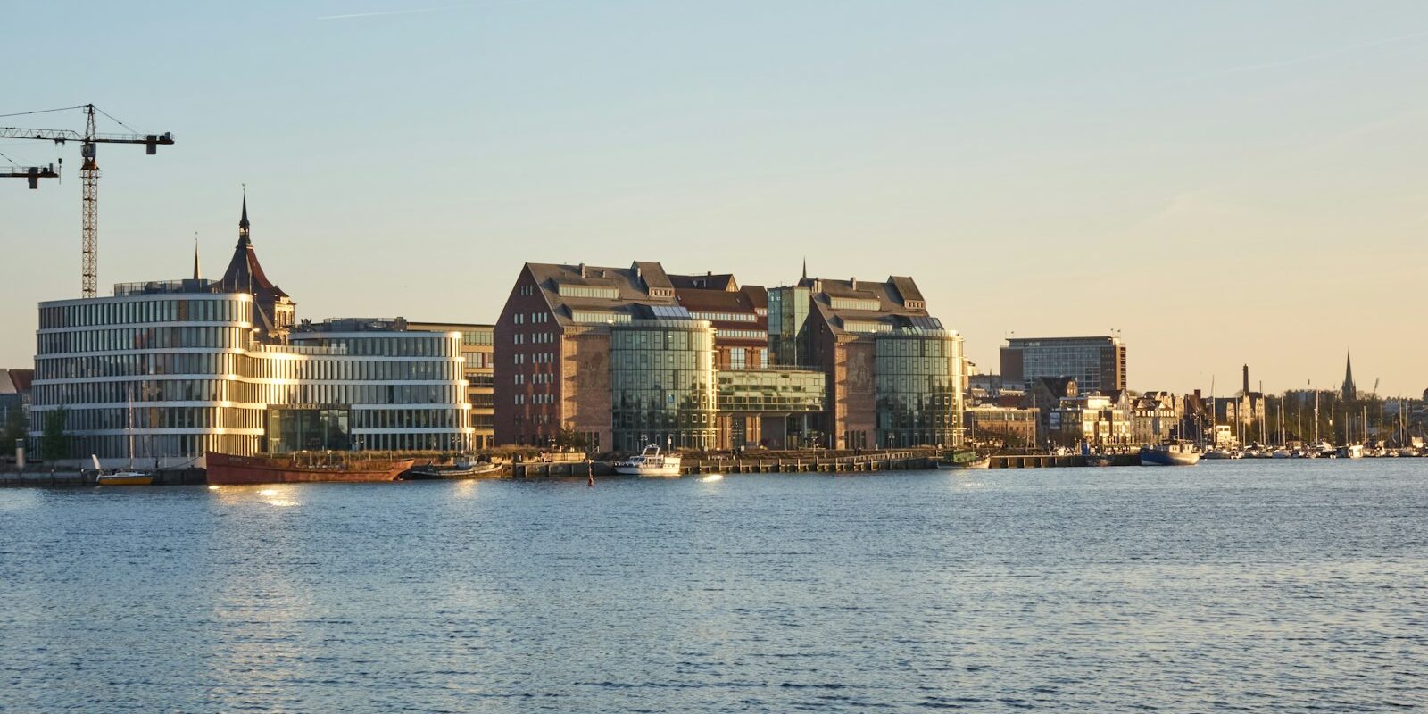 Blick über die Warnow auf Rostock Blick über die Warnow auf Rostock