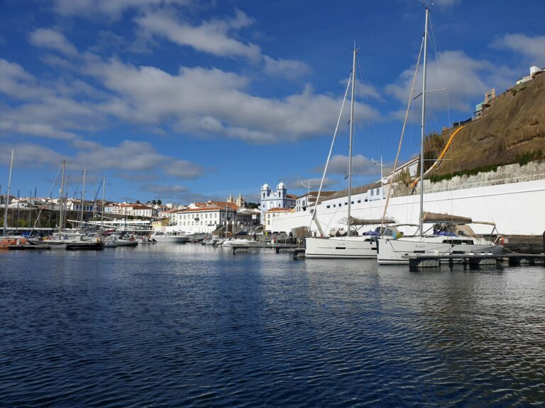 Marina von Angra do Heroísmo auf Terceira